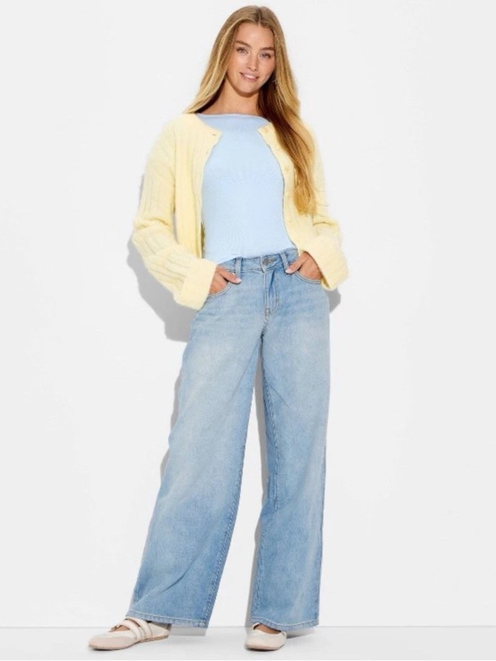 Wild Fable Low Rise Baggy Jeans Light Wash Sz 2R Wide Leg Relaxed Denim Festival